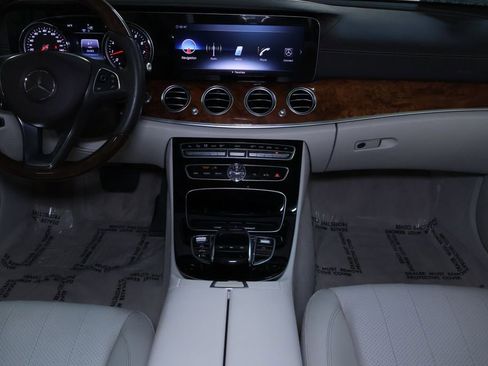 Used 2018 Mercedes-Benz E 300 4MATIC w/ Premium 1 Package image 17