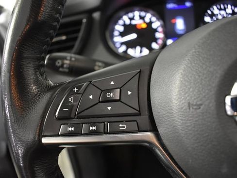 Used 2019 Nissan Rogue SV w/ Sun & Sound Touring Package AWD/4WD image 16