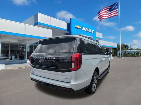 Used 2025 Ford Expedition Max Active AWD/4WD image 3