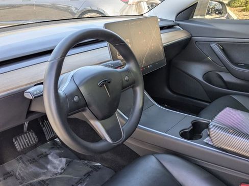 Used 2020 Tesla Model 3 Standard Range Plus image 10