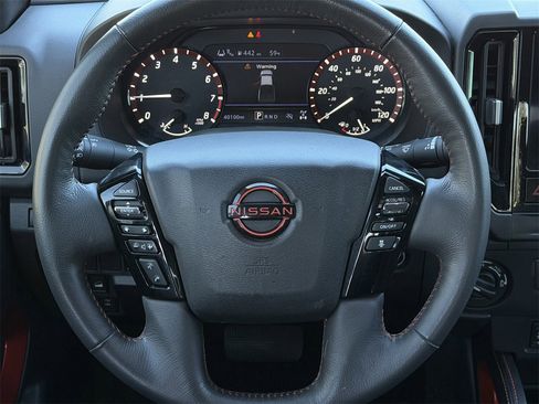 Used 2025 Nissan Frontier PRO-4X w/ Pro Convenience Package image 13