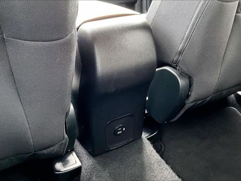 Used 2022 Ford Escape SE image 34