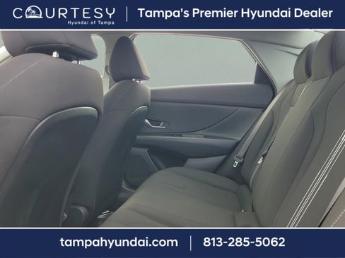 Used 2024 Hyundai Elantra SEL image 5