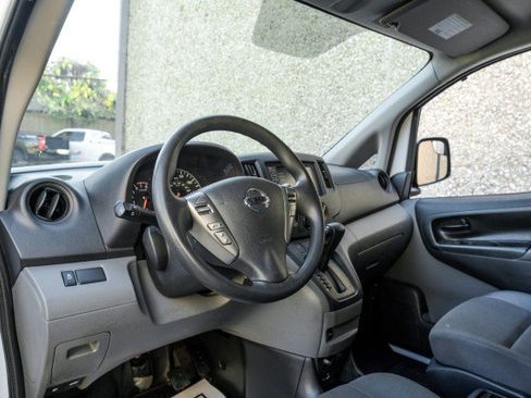 Used 2020 Nissan NV200 S FWD image 2