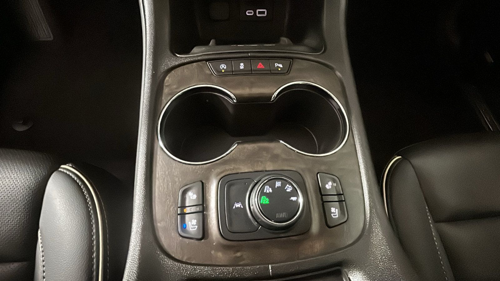 Used 2023 GMC Acadia Denali w/ Denali Technology Package AWD/4WD image 26