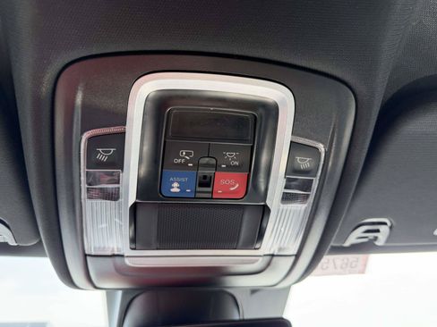 Used 2024 RAM 1500 Laramie AWD/4WD image 28
