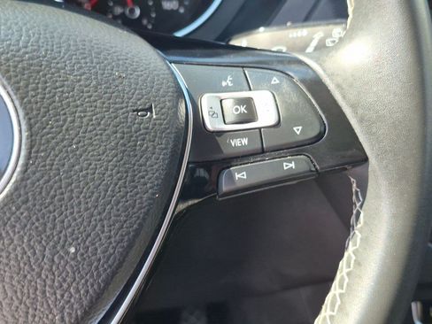 Used 2021 Volkswagen Tiguan SE AWD/4WD image 19