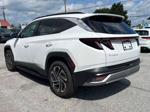 Used 2025 Hyundai Tucson Limited AWD/4WD image 3