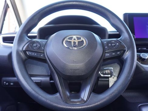 Used 2023 Toyota Corolla LE FWD image 18