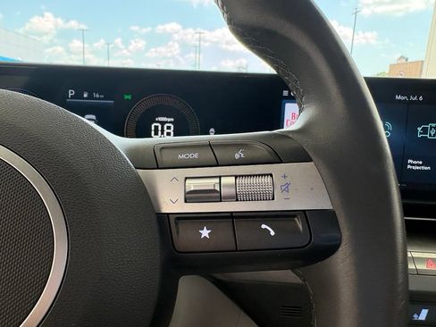 Used 2024 Hyundai Kona SEL FWD image 5