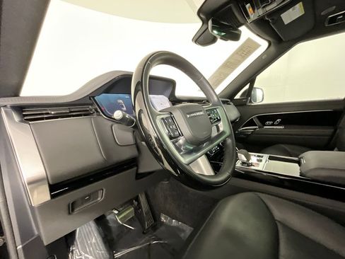 Certified 2023 Land Rover Range Rover SE image 15