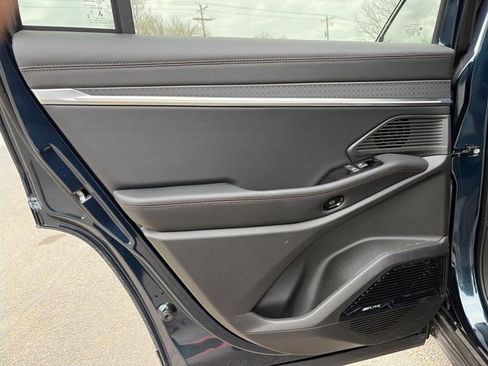 Used 2025 Jeep Wagoneer S Limited image 12