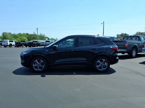 Used 2023 Ford Escape ST-Line w/ Tech Pack #1 AWD/4WD image 2