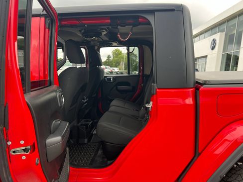 Used 2022 Jeep Gladiator Sport AWD/4WD image 29