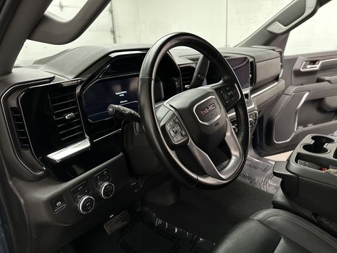 Used 2024 GMC Sierra 1500 SLT image 18