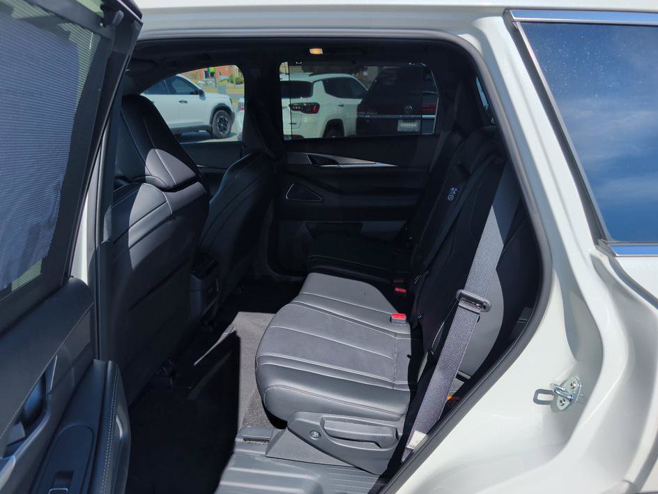 Certified 2025 INFINITI QX60 Luxe w/ Black Edition FWD image 9