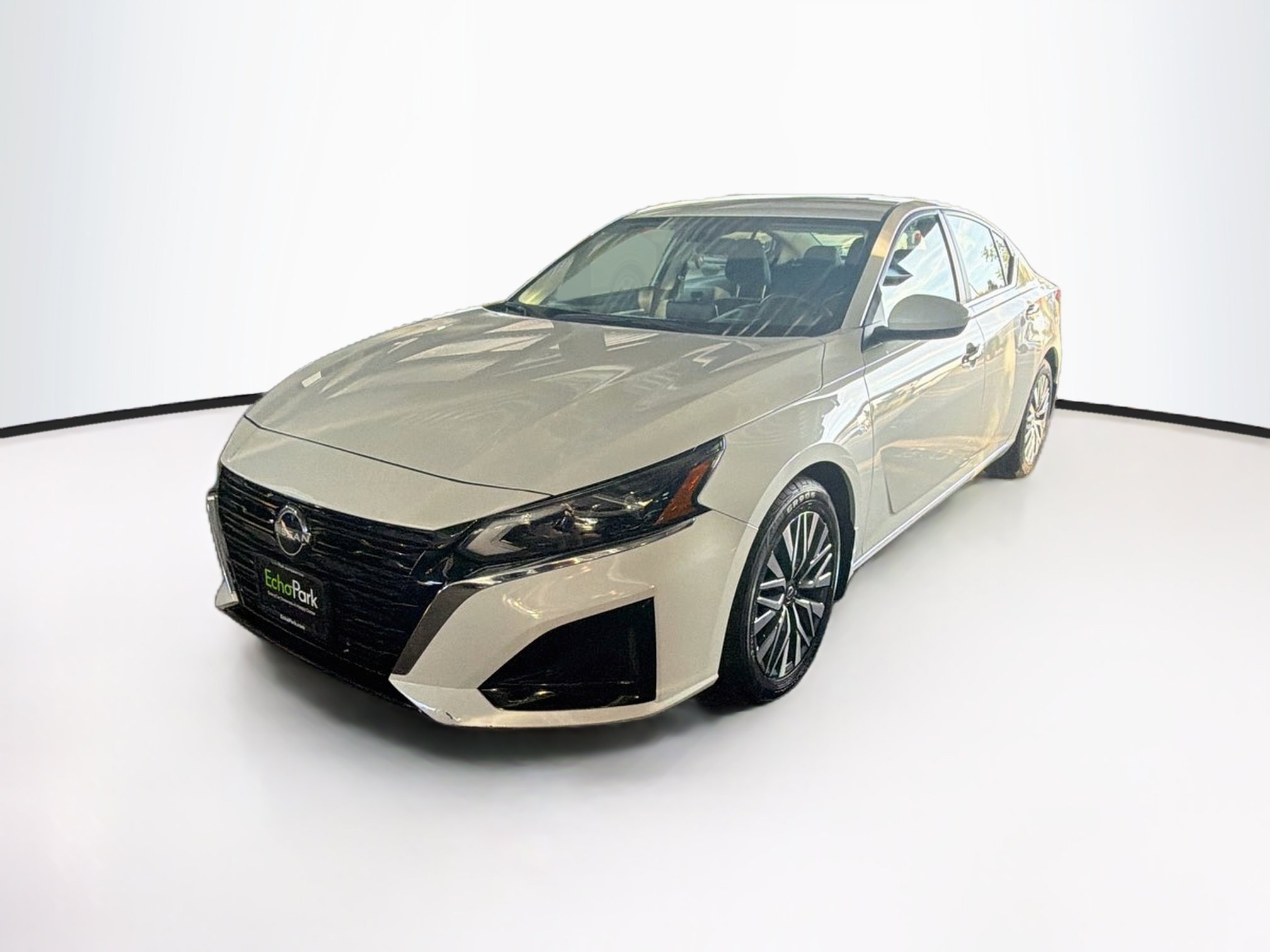 Used 2023 Nissan Altima 2.5 SV FWD image 3