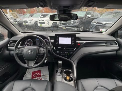 Used 2024 Toyota Camry SE image 18