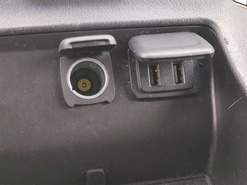 Used 2017 GMC Yukon SLT w/ Open Road Package image 34