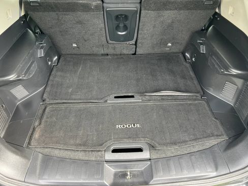 Used 2019 Nissan Rogue S w/ Special Edition Package AWD/4WD image 12