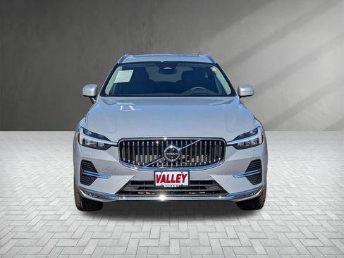 Used 2023 Volvo XC60 B6 Ultimate w/ Climate Package image 11