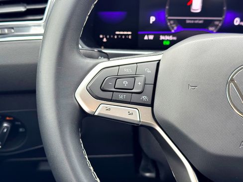 Used 2022 Volkswagen Tiguan SE image 23