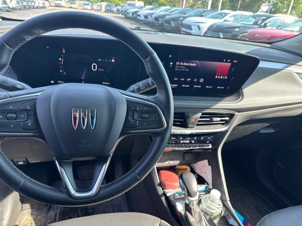 Used 2024 Buick Encore GX Avenir w/ Avenir Convenience Package FWD image 7