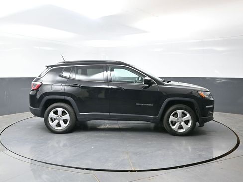 Used 2020 Jeep Compass Latitude AWD/4WD image 4