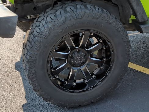 Used 2013 Jeep Wrangler Unlimited Sport AWD/4WD image 11