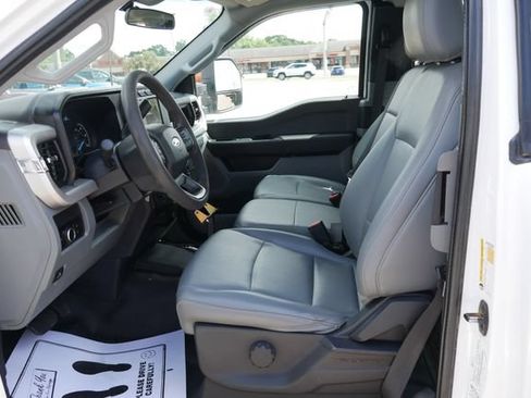 Used 2023 Ford F250 XL w/ F-250 >10K GVWR Package AWD/4WD image 2