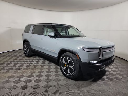 Used 2024 Rivian R1S Adventure AWD/4WD image 7