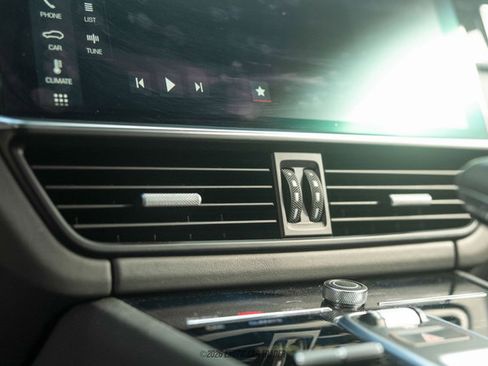 Used 2019 Porsche Cayenne Turbo image 42