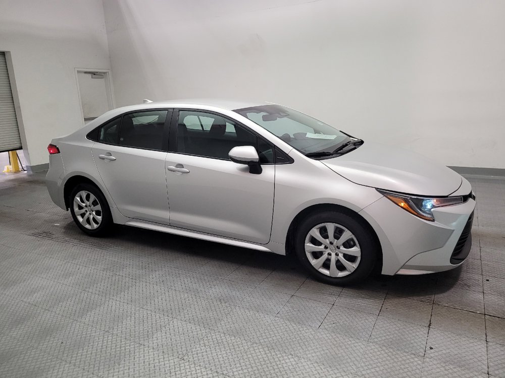 Used 2025 Toyota Corolla LE FWD image 11