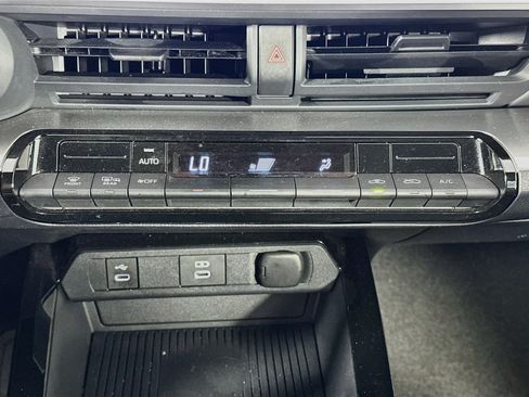 Used 2025 Toyota Prius LE FWD image 24