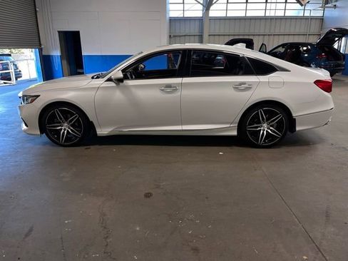 Used 2021 Honda Accord Touring image 6