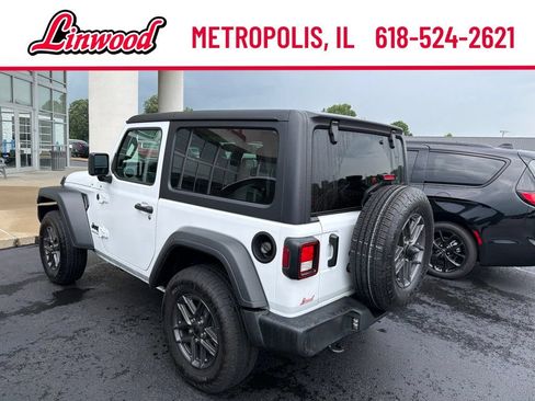 Used 2025 Jeep Wrangler Sport AWD/4WD image 5