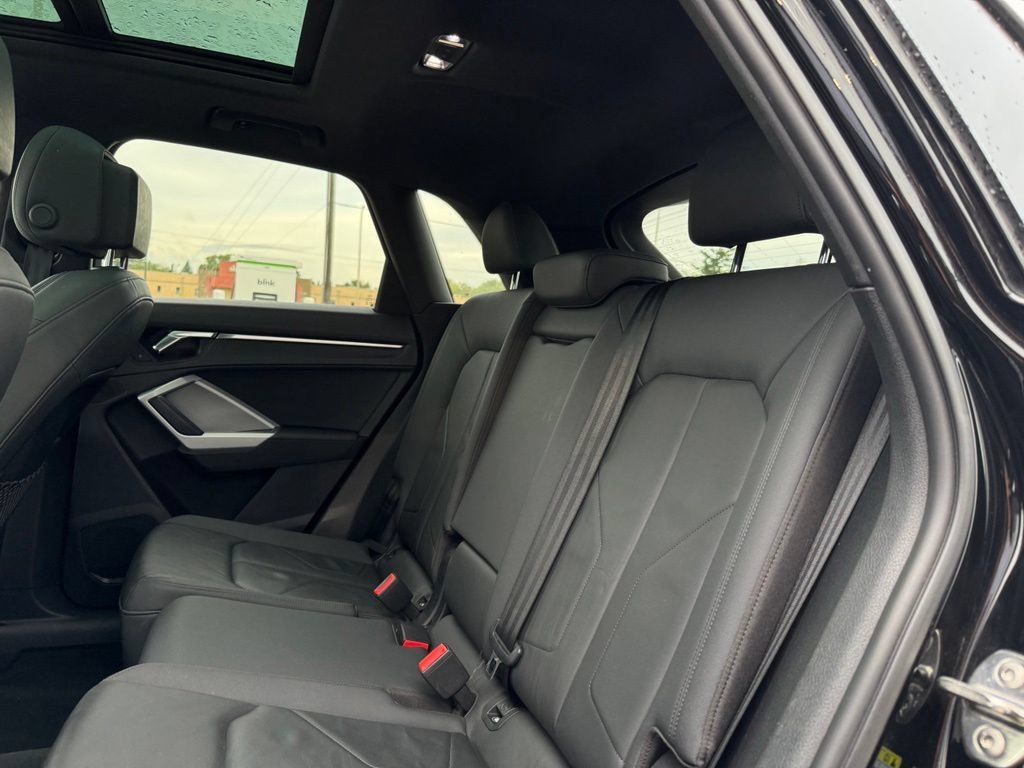 Used 2021 Audi Q3 2.0T Premium w/ Convenience Package AWD/4WD image 14