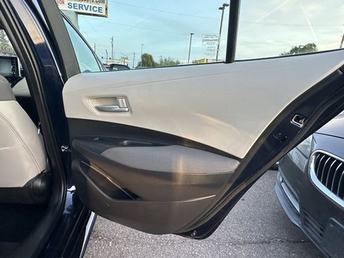 Used 2021 Toyota Corolla LE w/ LE Convenience Package FWD image 12