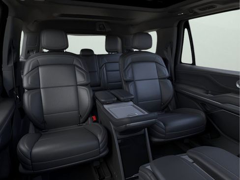 New 2026 Lincoln Navigator Reserve AWD/4WD image 11