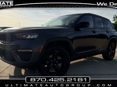 Used 2023 Jeep Grand Cherokee Limited w/ Black Appearance Package