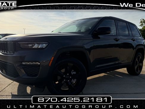 Used 2023 Jeep Grand Cherokee Limited w/ Black Appearance Package AWD/4WD image 1