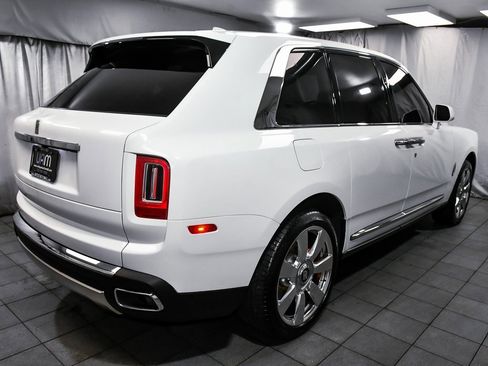 Used 2024 Rolls-Royce Cullinan image 6