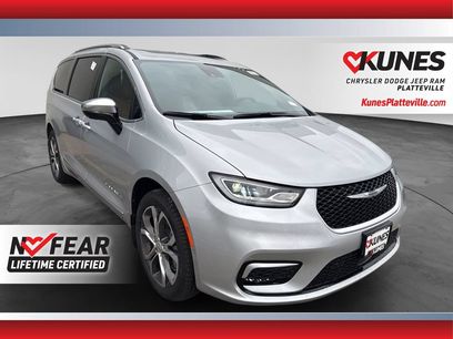New 2026 Chrysler Pacifica Pinnacle w/ Trailer Tow Group