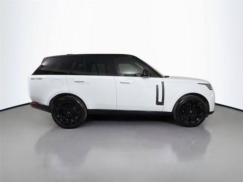 Used 2025 Land Rover Range Rover SE AWD/4WD image 4