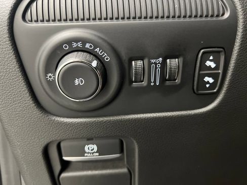 Used 2024 Jeep Wagoneer Series II w/ Flexible Seating Group RWD image 56