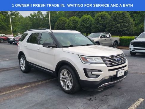 Used 2016 Ford Explorer XLT w/ Equipment Group 202A AWD/4WD image 7