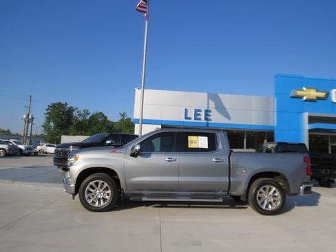 Certified 2023 Chevrolet Silverado 1500 LTZ AWD/4WD image 2