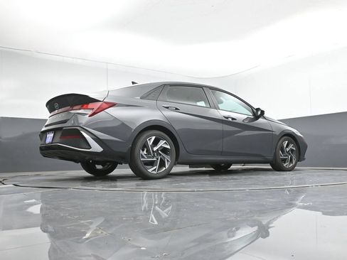 Certified 2025 Hyundai Elantra Sport FWD image 44