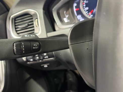 Used 2018 Volvo S60 T5 Inscription Platinum image 16