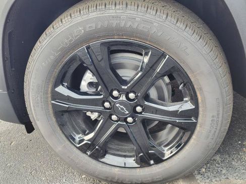 New 2027 Chevrolet Traverse LT w/ Midnight/Sport Edition AWD/4WD image 5